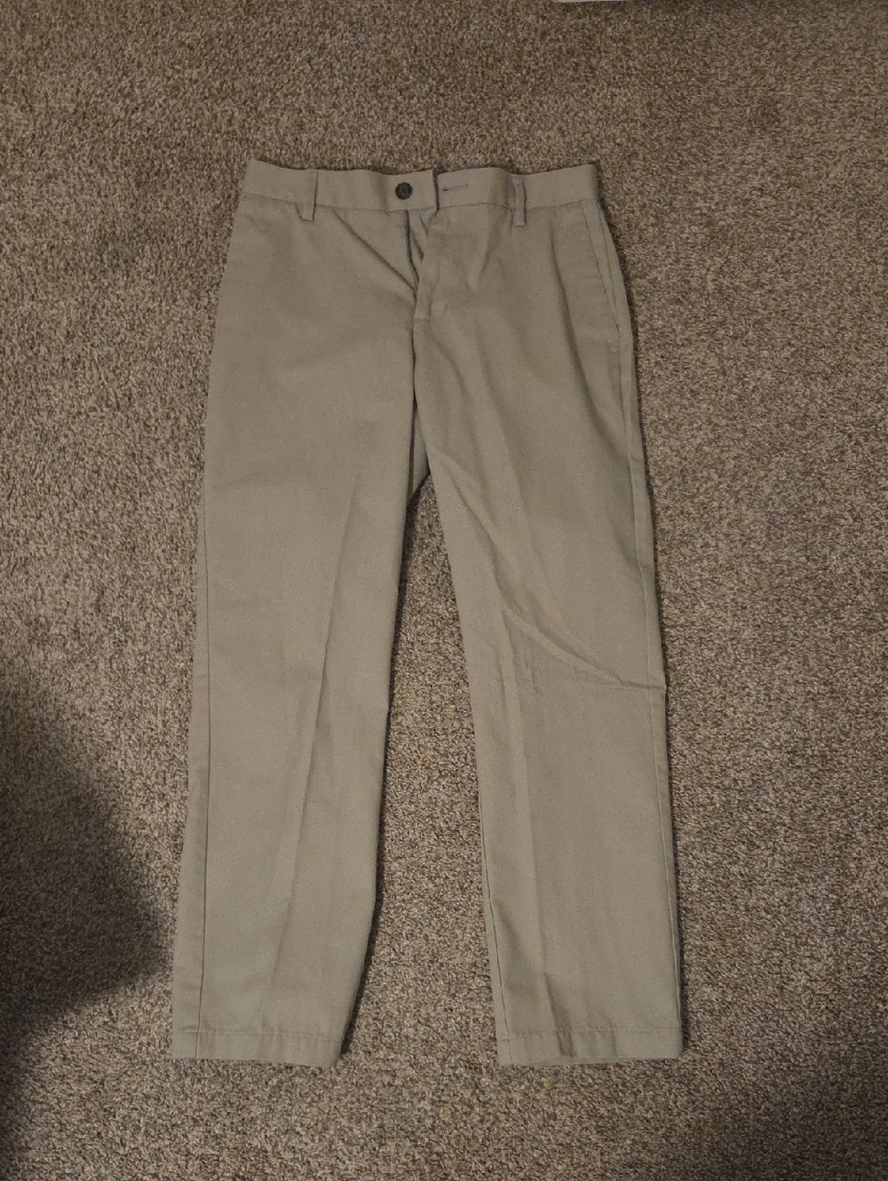Amazon Essentials Men's Chinos in Olive
